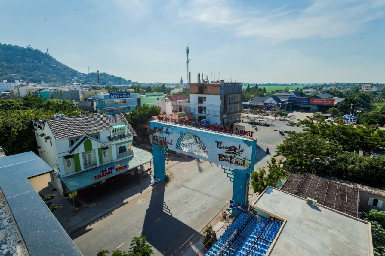 Khach San Van Xuan 79 Чау-Док Экстерьер фото